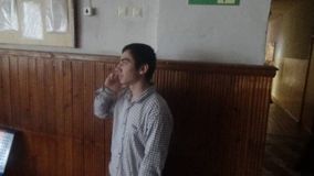 Алло, алло, кто в телефоне сидит?