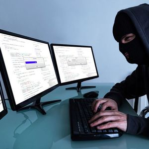 ХИЩЕНИЕ ДЕНЕЖНЫХ СРЕДСТВ ГРАЖДАН ПУТЕМ СОЗДАНИЯ МОШЕННИЧЕСКИХ СХЕМ