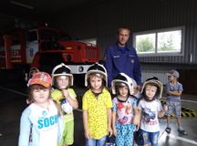 Примеряем шлем-каску