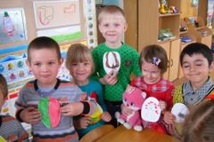 Христианский праздник Пасха. Расписываем яйца.