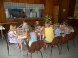 в школьной столовой