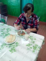 Кравцова Оксана Филипповна (родитель ученика 9 класса) «Работу школьной столовой оцениваю на отлично. Качество питания и разнообразность меню, как родителя, меня устраивает. Работники столовой доброжелательны к замечаниям и пожеланиям родителей относятся 