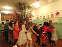 Новогодний праздник в школе и детском саду