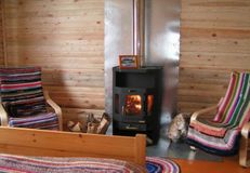 комната 2 (с камином), коттедж "Пулонга"