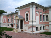 «Усадьба Гончаровых, XVII – XIX вв.: главный дом, г. Чехов, по ул. Пушкина, 10 (ГАУК МО «Государственный литературно-мемориальный музей-заповедник А. П. Чехова)