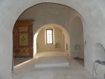 Реставрация полов и стен алтаря