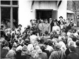 25 сентября 1963 год. Юрий Гагарин на крыльце мастерских школы №2