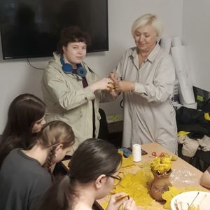 Мастер-класс по изготовлению цветов из осенних листьев