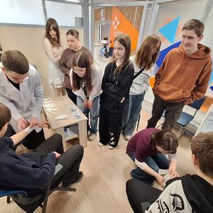 Студенты колледжа на фестивале "Профессия на ладони"