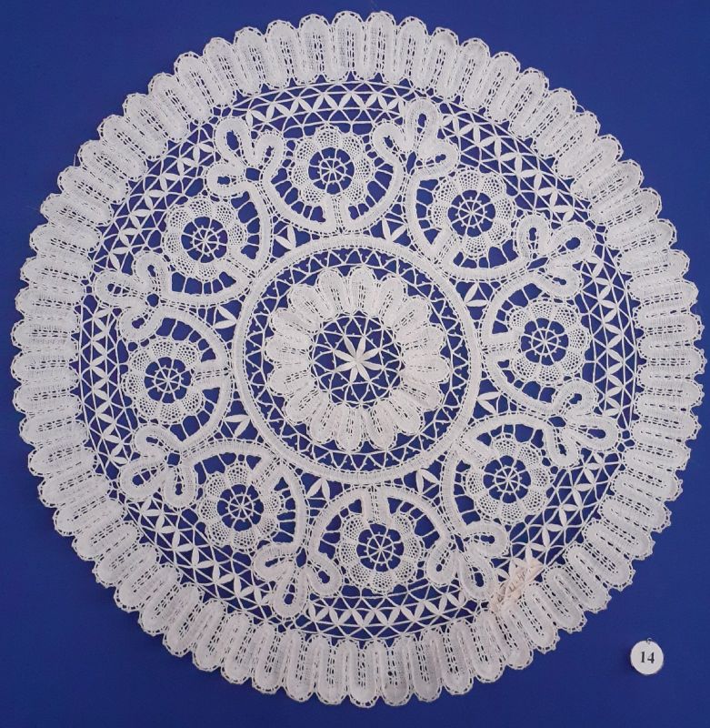 Плетение на коклюшках — древнее искусство создания кружева