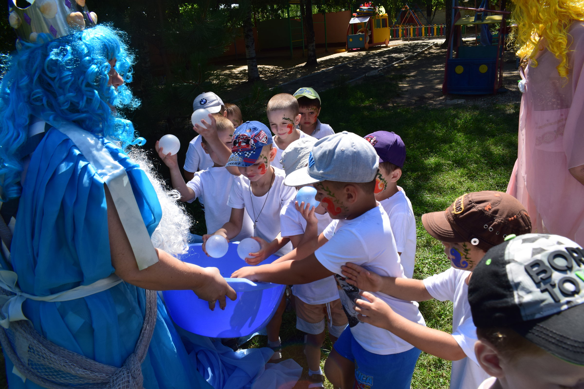 Летние сценки. День Нептуна. Праздник Нептуна костюмы. Развлечение день Нептуна в детском саду. Праздник Нептуна в детском саду.