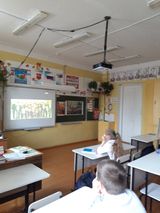 Просмотр  патриотических песен , стихов и  х.фильмов о войне.