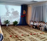 Познавательно-музыкальное мероприятие "Дети войны". Средняя группа. Воспитатель Юрова Н.В.