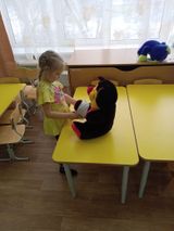 Оказываем помощь"раненым" товарищам