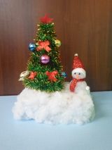 У новогодней ёлочки. Автор Берёзкина Софья, 4 года.