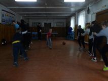 Эстафета "Поезд"