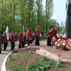 Возложение цветов к памятнику жертвам радиационных катастроф