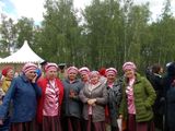 Коллектив самодеятельности в ожидании решения жюри