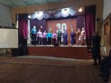 Юбиляров поздравляет Глава поселения Жидков Юрий Анатольевич