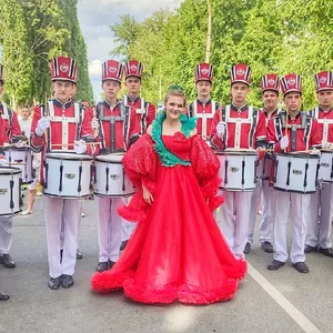 18 июня в городе Балаково состоялся ежегодный  "Фестиваль клубники", в котором приняли участие ансамбль барабанщиков Губернаторского техникума.