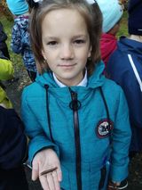 На одном из занятий ребята совершили экскурсию в школьный парк и познакомились с осенними изменениями в природе