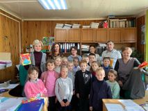 Ребята из школьного лесничества «Лесовичок» поздравили работников Приозерного лесничества с профессиональным праздником