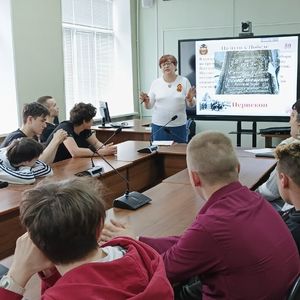 В преддверии Дня Победы в техникуме состоялась интеллектуальная игра «Победа!», посвящённая великому празднику 9 Мая. В мероприятии приняли участие студенты групп ТА-107 и ТМ-116/2. Подготовила и провела игру заведующая библиотекой Елена Георгиевна Бойко.