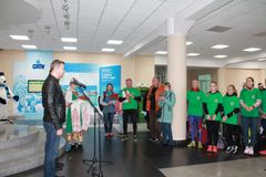 Участников эстафеты приветствует проректор САФУ Сергей Сорокин