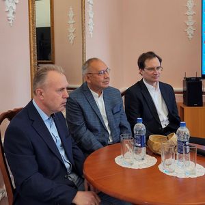 Двадцать лет спустя...