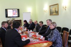 Ученые РАН в Ломоносовском доме