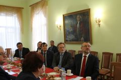 Ученые РАН в Ломоносовском доме