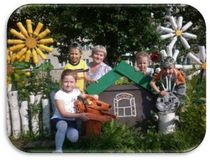 Участок подготовительной группы "Цветочки"