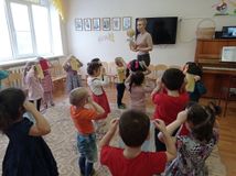 Прятки с куклой
