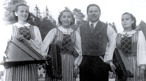 Эйла Раутио, Татьяна Антышева, Петр Титов, Лилия Быданова на гастролях в Финляндии, 1954 г.