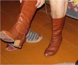 Пуанты Эльзы Баландис и ее танцевальные сапоги 33-го размера.