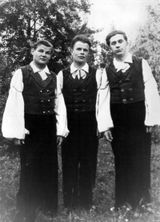 Солисты ансамбля Геннадий Кутузов, Валентин Кочанов, Сергей Суэтов