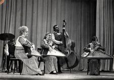 Квинтет: Татьяна Антышева (кантеле), Наталья Акулишнина (кантеле), Ханна Пирхонен (кантеле), Эдуард Паклинский (контрабас), Леонид Игнатьев (ударные)