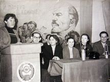 С.Оськина и Е.Игнатьев в гостях у шахтеров Воркуты. 1960-е годы