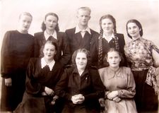 Народная вокальная группа с руководителем — С.П. Оськиной. 1954 год