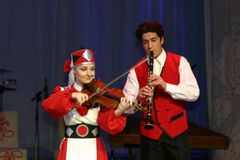 Артисты «Кантеле» Светлана Бакалина и Артем Копецкий. 2004 г