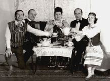 Концертная бригада филармонии: Валентина Лашина, танцоры Виктор и Надежда Мясниковы, баянист Александр Рийконен, ведущий Рудольф Кауль — на фото не хватает только Максима Гаврилова. 1986 г.