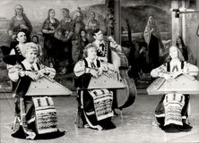 Квинтет: Татьяна Антышева, Леонид Игнатьев, Наталья Акулишнина, Эдуард Паклинский, Нина Локкина. На гастролях в Германии (1984 г.) и в Финляндии (1985 г.)