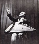 Заключительный концерт Декады карельского искусства и литературы. На сцене Максим Гаврилов