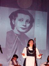 Фрагмент программы «Гастроли длиной в войну…» (2005), посвященный «карельскому соловью». Звучит запись финской песни «Тула-ла» в исполнении Сиркки Рикка, которую подхватывает нынешняя солистка «Кантеле» Татьяна Перонь