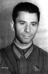 Абрам Голланд — руководитель ансамбля политуправления Карельского фронта. 1942 г. (после ранения)