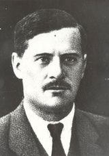 Гюллинг Эдвард Александрович (1881-1938) – в 1923-35 председатель Совета Народных Комиссаров Карельской АССР. В 1937 был арестован по «делу о финских буржуазных националистах» и как «участник контрреволюционной националистической организации» расстрелян 1