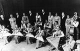 Оркестр и хор «Кантеле» в начале 1970-х. В ряду кантелистов 2-я слева – Валентина Матвеева, справа – Эйла и Эрик Раутио