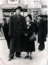 Певец Энсио Венто и танцовщица Эльза Баландис — земляки по Канаде: оба жили в Киркланд-Лейке, оба переехали в Советский Союз, в Карелию, оба работали в ансамбле «Кантеле». 1950-е гг.