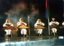 Выступление в Москве, начало 2000-х гг. Наталья Акулишнина на сцене — вторая слева