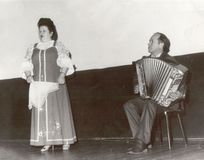 «Обслуживание села». На сцене сельского клуба — Валентина Лашина и Александр Рийконен. 1985 г.